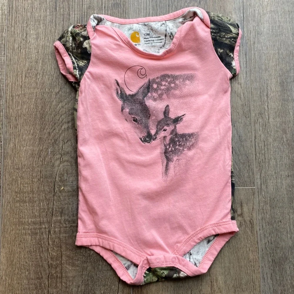 Carhartt Baby Girls Pink Mossy Oak Camo Fawn Graphic Bodysuit 12M Short Sleeve